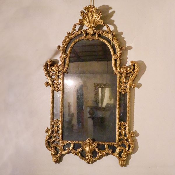 ♦ Specchiera in legno dorato