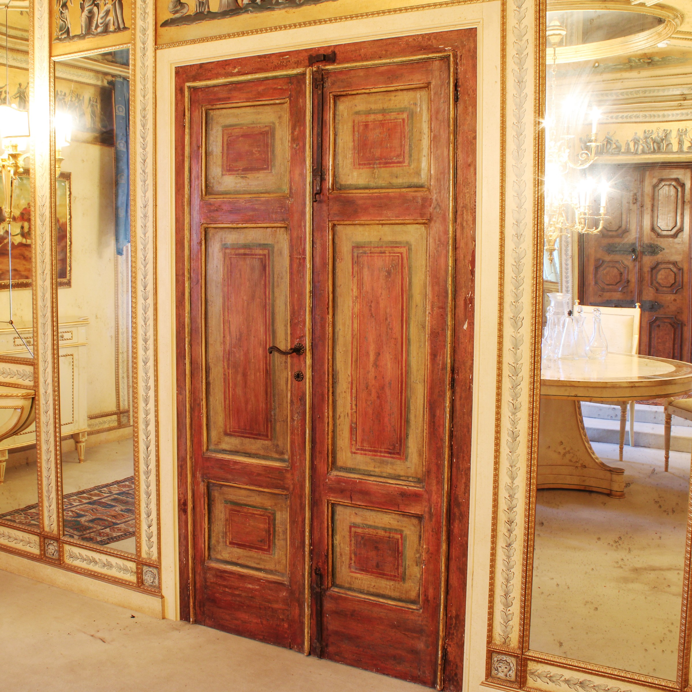 ♦ Porta a Due Ante in Legno Laccato