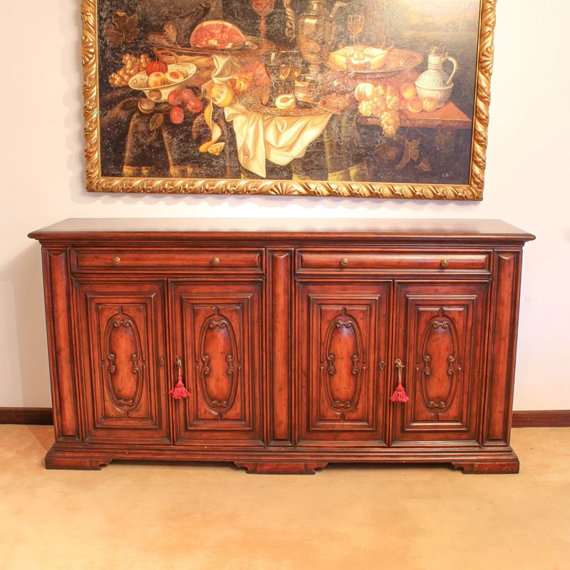 ♦ Credenza in noce  (Italia, XX sec.)  - Asta Gli Arredi di Villa "Le Marchesane" - San Luca Casa d'Aste