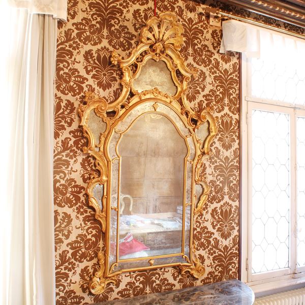 ♦ Specchiera in legno dorato