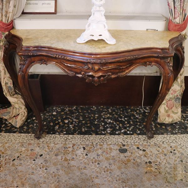 ♦ Coppia di consolles in noce