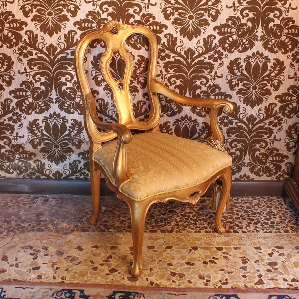 ♦ Sedia in legno dorato