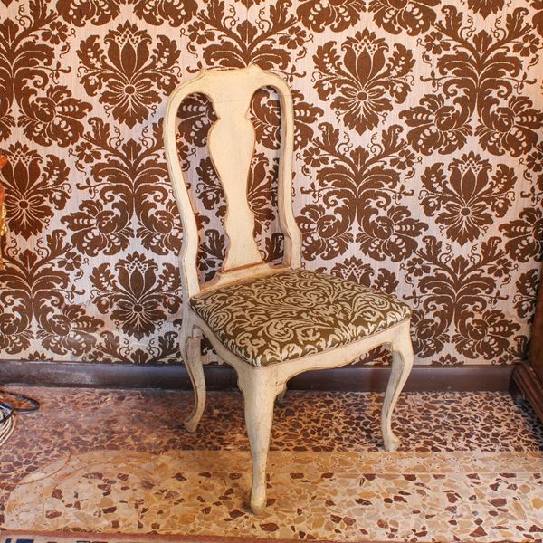 ♦ Sedia in legno laccato