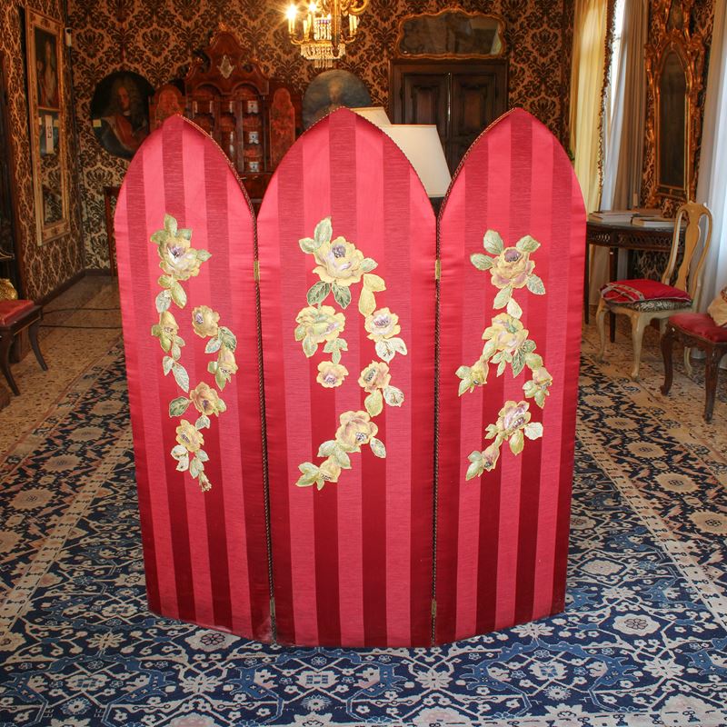 Paravento a tre ante  (Italia, XX sec.)  - Asta Gli Arredi di Villa "Le Marchesane" - San Luca Casa d'Aste