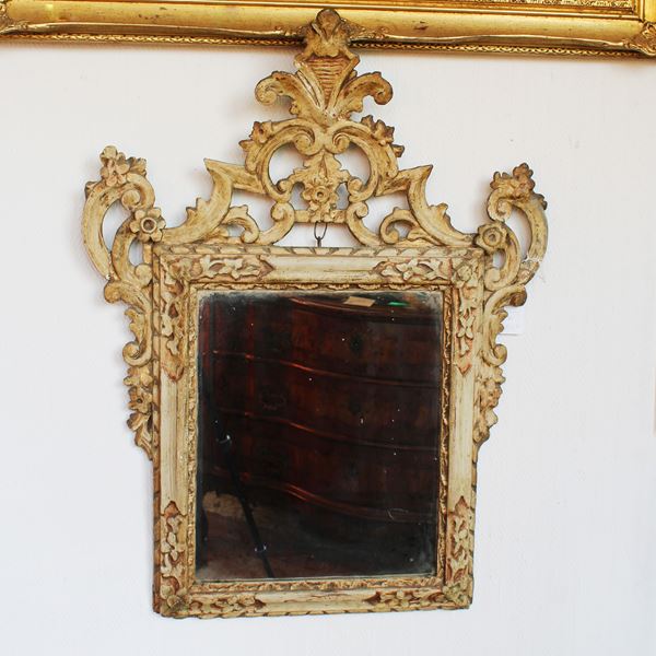 Specchierina in legno laccato