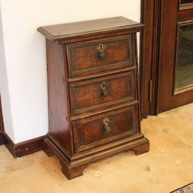 Mobiletto da parete  (Italia, XVIII sec.)  - Asta Gli Arredi di Villa "Le Marchesane" - San Luca Casa d'Aste