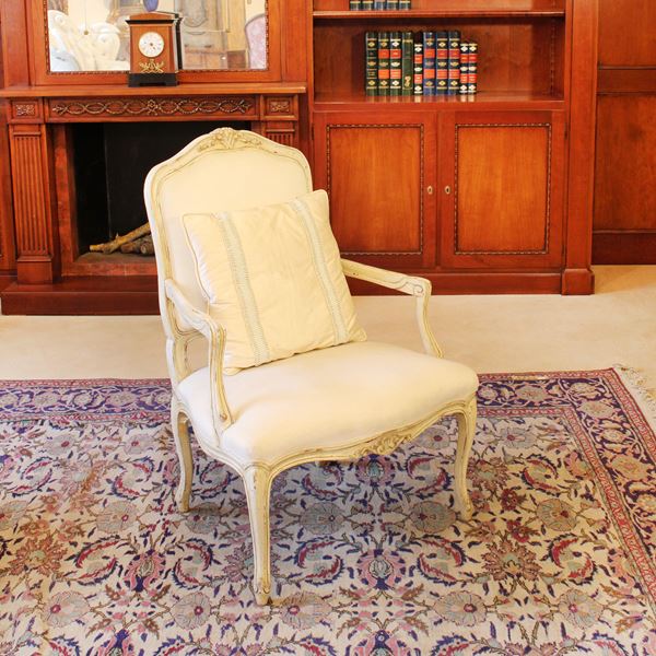 ♦ Poltrona in legno laccato