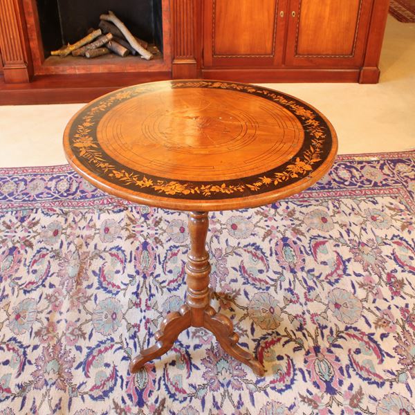 Coffee table in noce