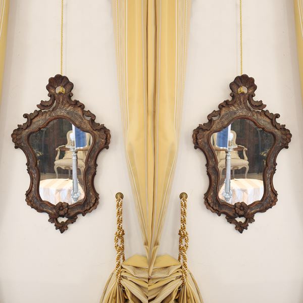 ♦ Coppia di specchiere in legno laccato