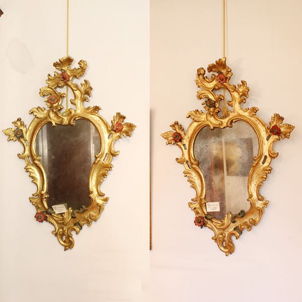 ♦ Coppia di specchiere in legno dorato e laccato