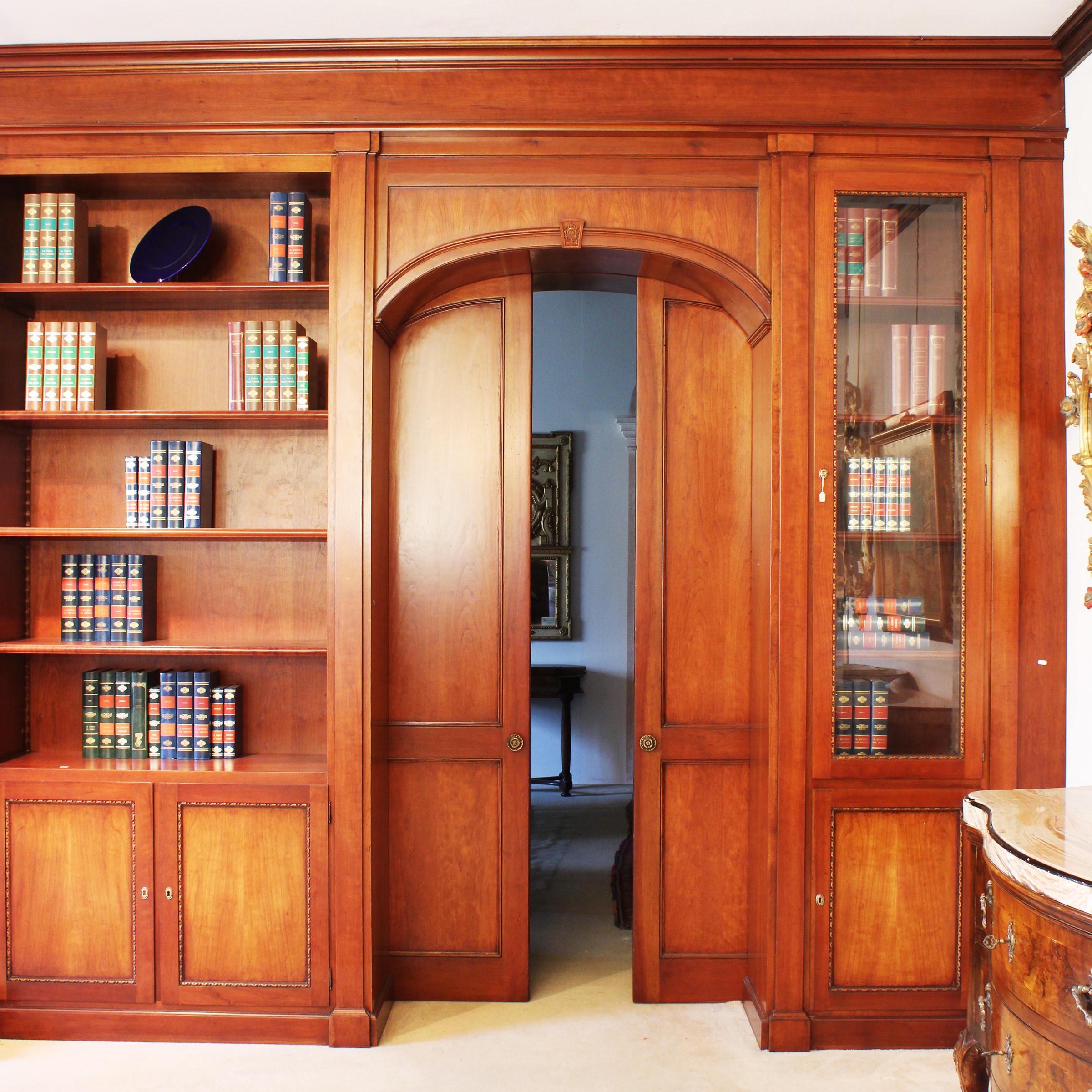 ♦ Boiserie in Ciliegio
