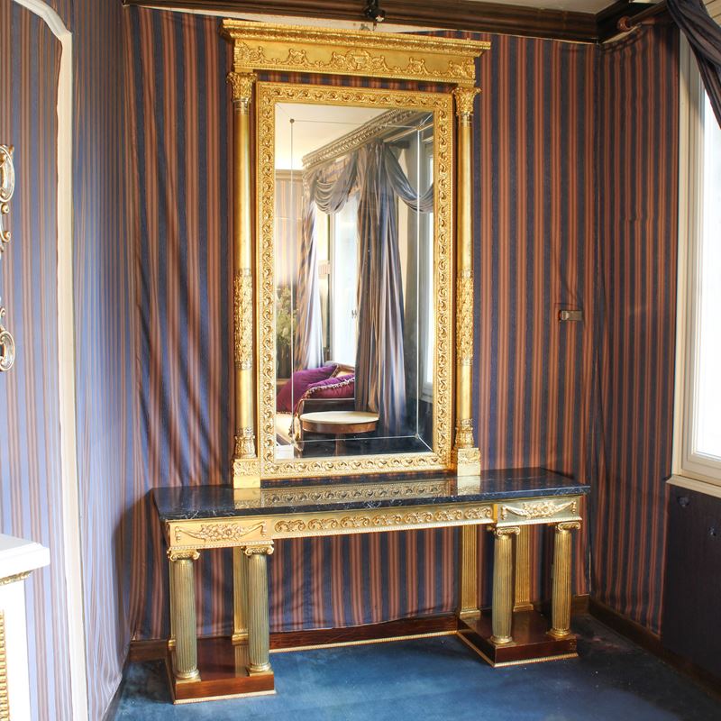 ♦ Consolle con specchiera  (Italia, XX sec.)  - Asta Gli Arredi di Villa "Le Marchesane" - San Luca Casa d'Aste