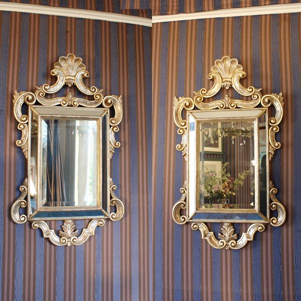 ♦ Coppia di specchiere in legno argentato