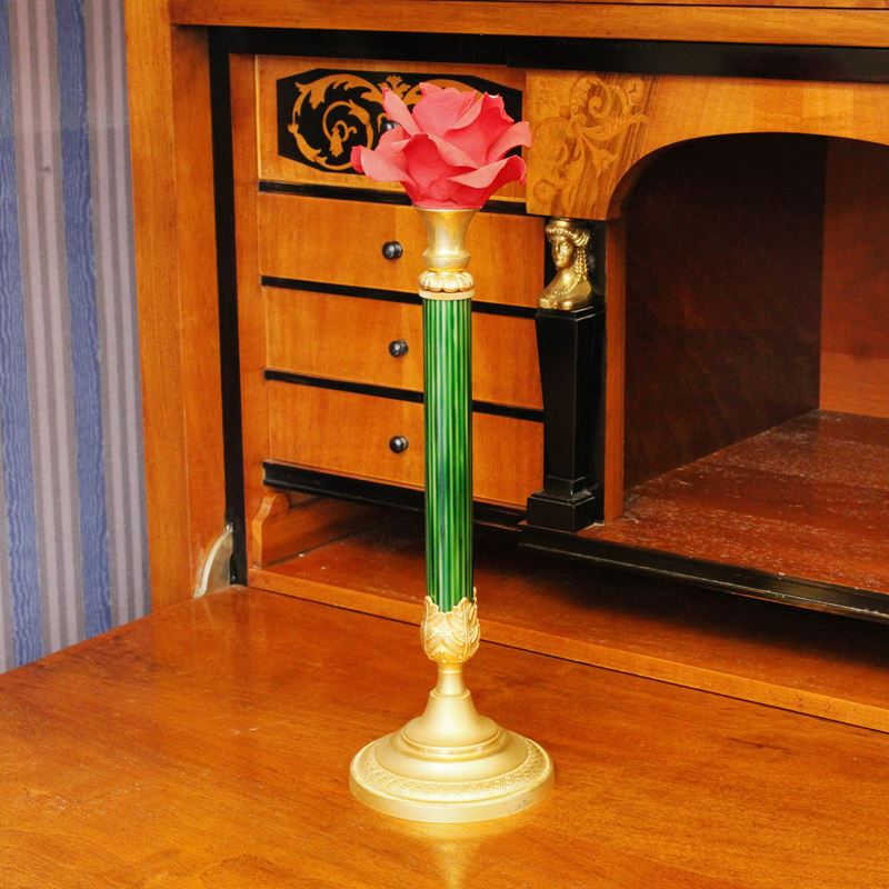 Candeliere in bronzo dorato e verniciato  (Italia, XX sec.)  - Asta Gli Arredi di Villa "Le Marchesane" - San Luca Casa d'Aste