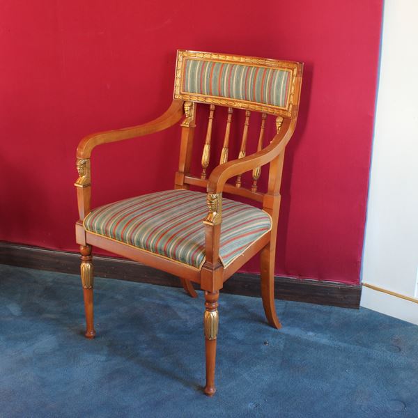 ♦ Poltrona in legno e legno dorato