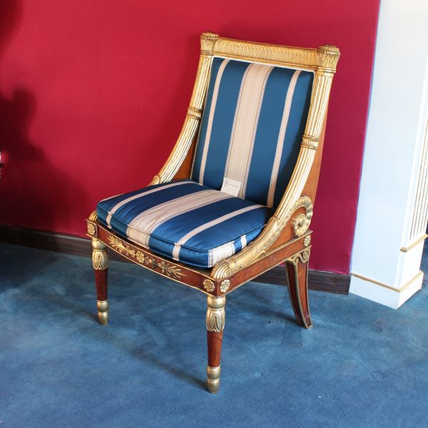 ♦ Poltrona in legno e legno dorato