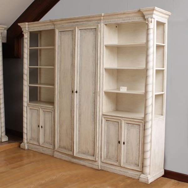 ♦ Libreria in legno laccato