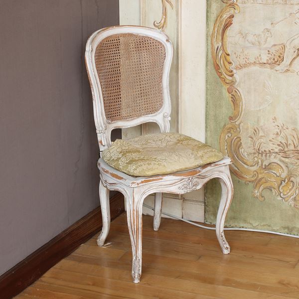 ♦ Sedia in legno laccato