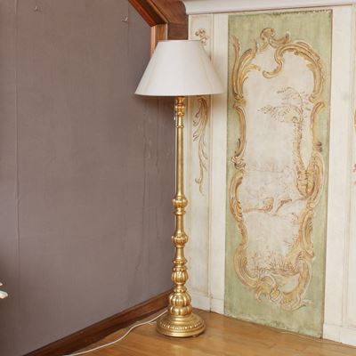 ♦ Lampada da Terra in Legno Dorato