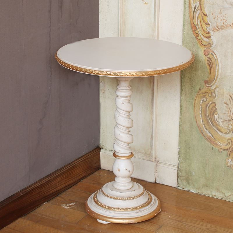 ♦ Gueridon in legno laccato e parzialmente dorato  (Italia, XX sec.)  - Asta Gli Arredi di Villa "Le Marchesane" - San Luca Casa d'Aste