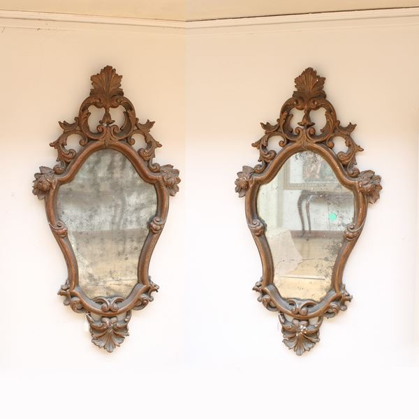 Coppia di specchiere in legno laccato