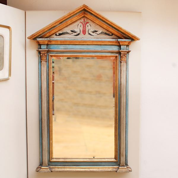  ♦ Specchiera in legno laccato e dorato