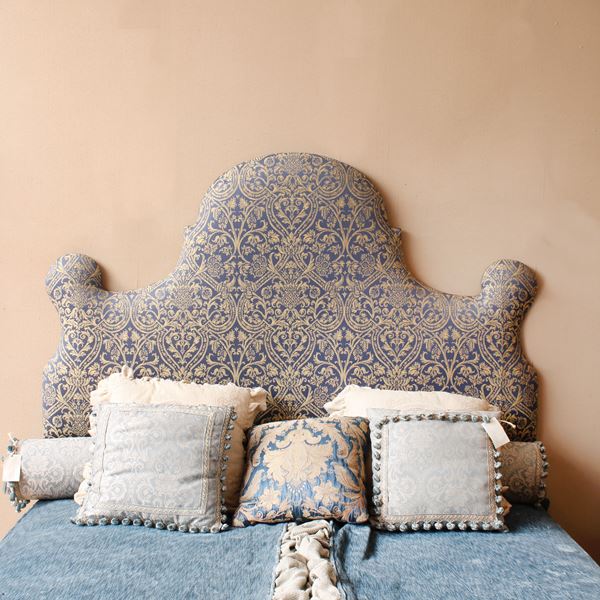 ♦ Testata da letto
