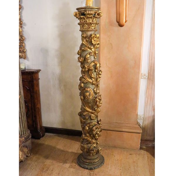 Colonna in legno laccato e dorato