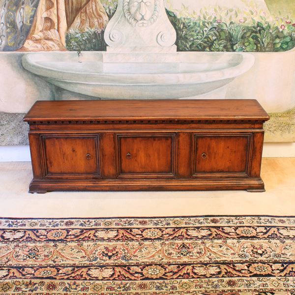 ♦ Panca in legno tinto noce