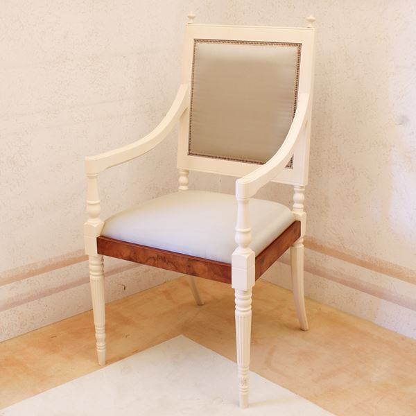 ♦ Poltrona in legno e legno laccato
