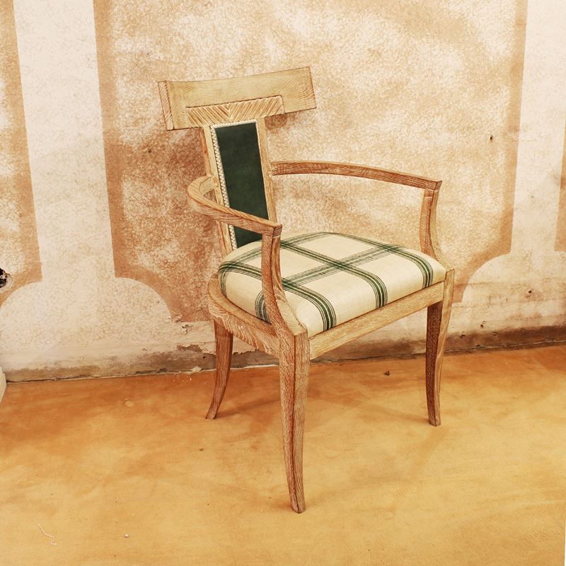 Poltrona in legno decapato  (Italia, XX sec.)  - Asta Gli Arredi di Villa "Le Marchesane" - San Luca Casa d'Aste