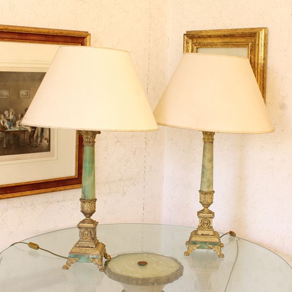 Coppia di lampade da tavolo in marmo e bronzo