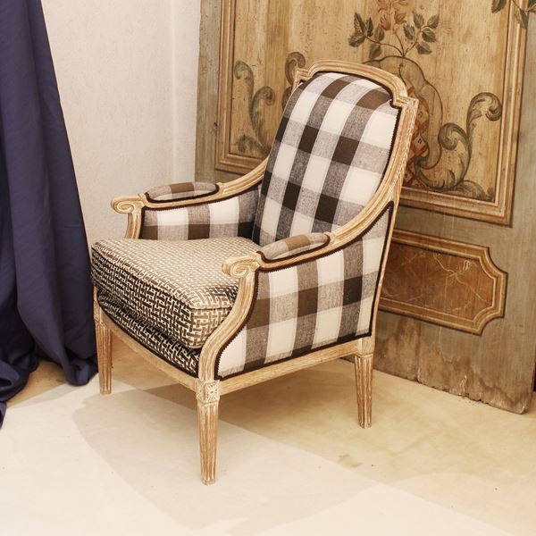 ♦ Poltrona in legno decapato