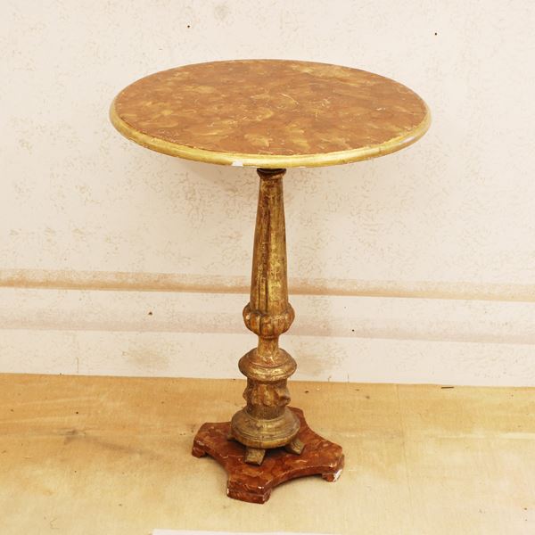 ♦ Gueridon in legno laccato e dorato