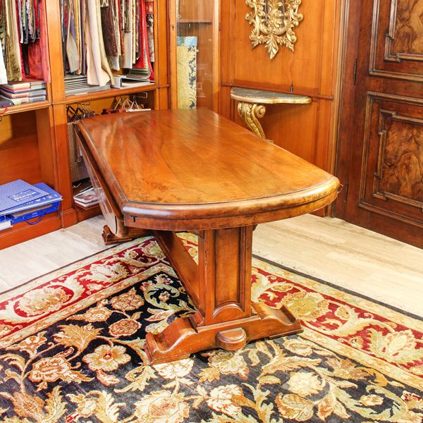 ♦ Grande tavolo a bandelle in legno tinto noce