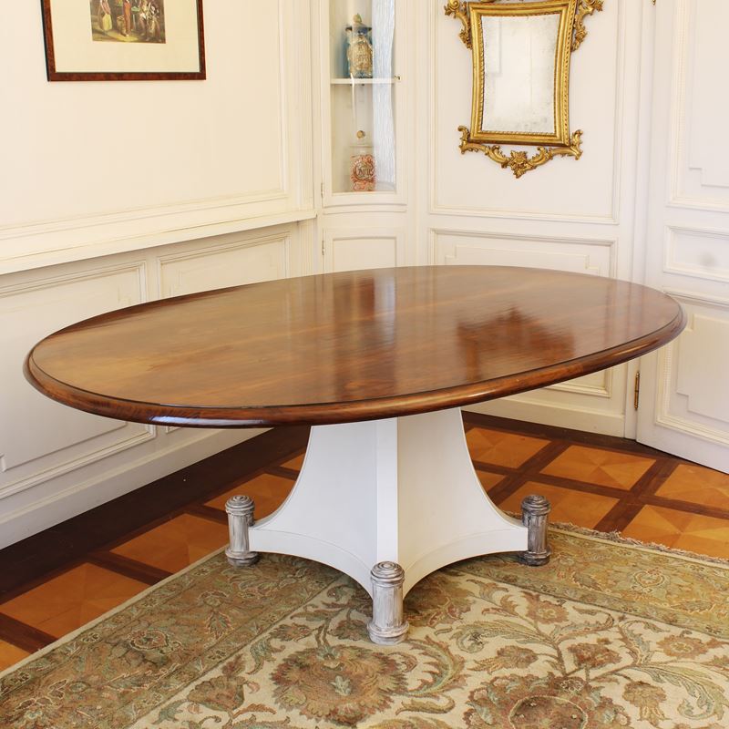 ♦ Tavolo in legno e legno laccato  (Italia, XX sec.)  - Asta Gli Arredi di Villa "Le Marchesane" - San Luca Casa d'Aste