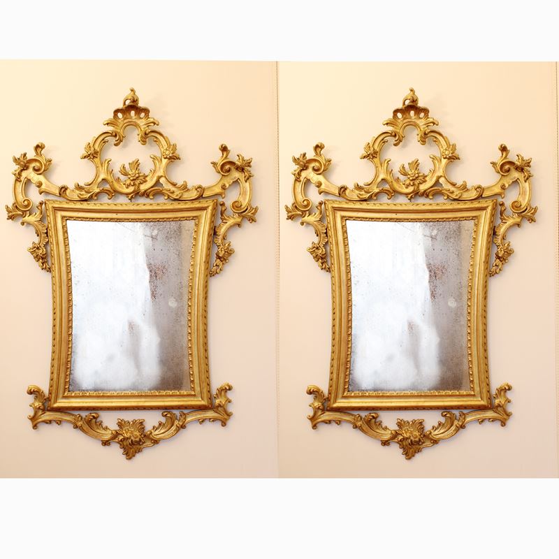♦ Coppia di specchiere in legno dorato  (Italia, XX sec.)  - Asta Gli Arredi di Villa "Le Marchesane" - San Luca Casa d'Aste