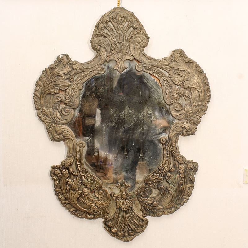 Specchiera in metallo argentato  (XX sec.)  - Asta Gli Arredi di Villa "Le Marchesane" - San Luca Casa d'Aste