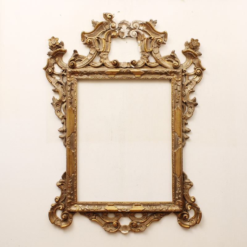 ♦ Specchiera in legno dorato e argentato  (Italia, XX sec.)  - Asta Gli Arredi di Villa "Le Marchesane" - San Luca Casa d'Aste