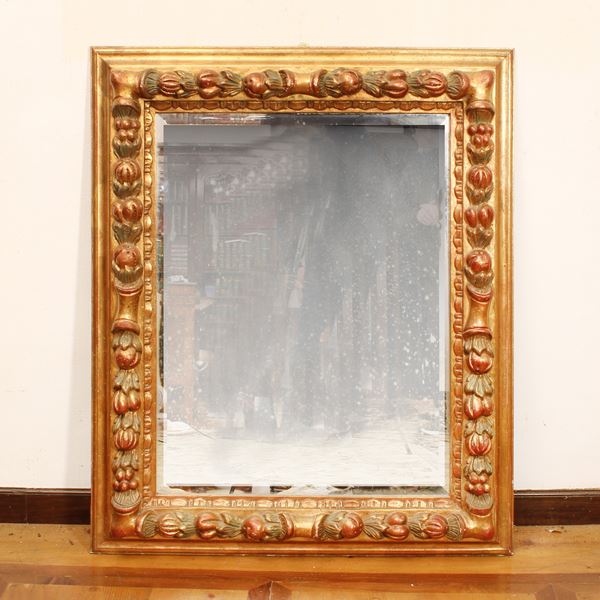 ♦ Specchiera in legno laccato e dorato
