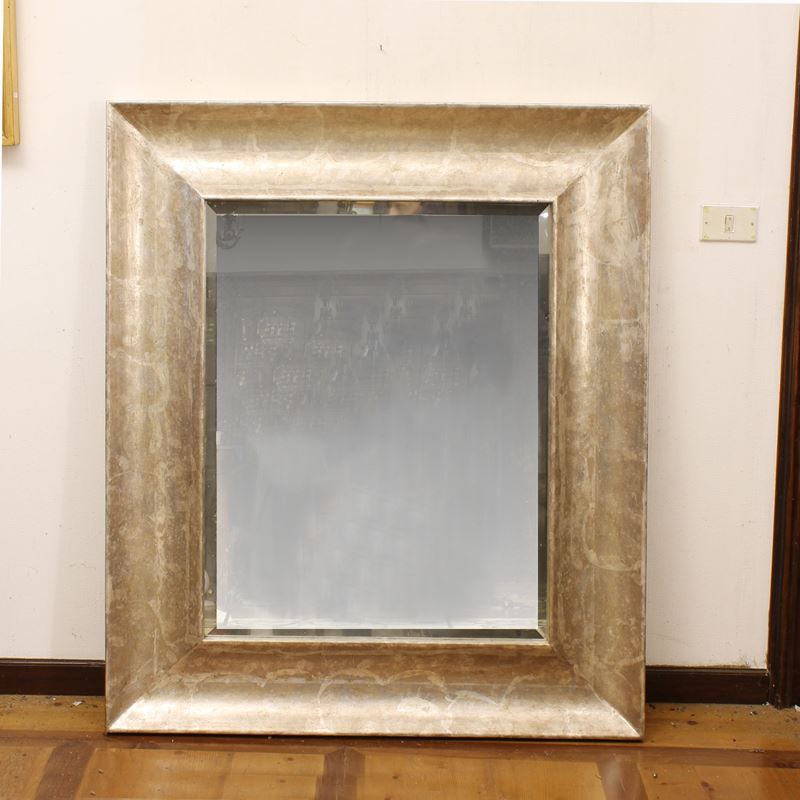 ♦ Specchiera in legno argentato  (Italia, XX sec.)  - Asta Gli Arredi di Villa "Le Marchesane" - San Luca Casa d'Aste