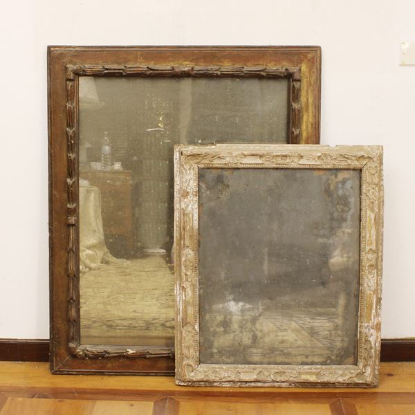 Due specchiere in legno laccato