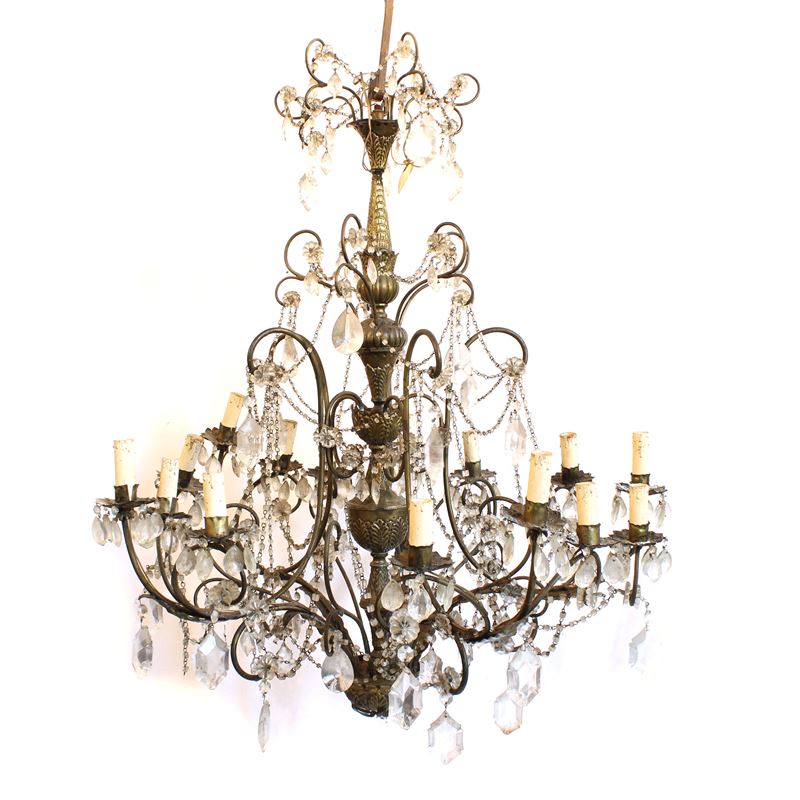 Lampadario a quindici luci in metallo  (Italia, XX sec.)  - Asta Illuminazione e decorazione per interni - San Luca Casa d'Aste