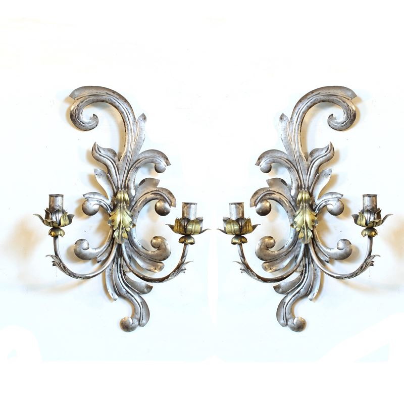 Coppia di appliques a due luci  (Italia, XX sec.)  - Asta Illuminazione e decorazione per interni - San Luca Casa d'Aste