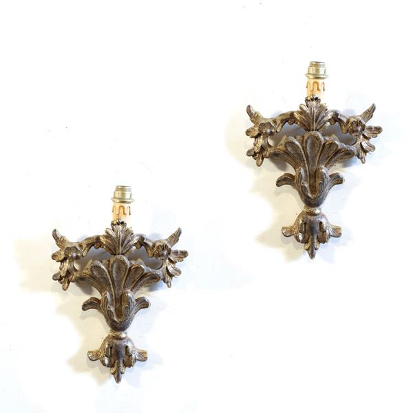 Coppia di appliques in legno dorato a mecca