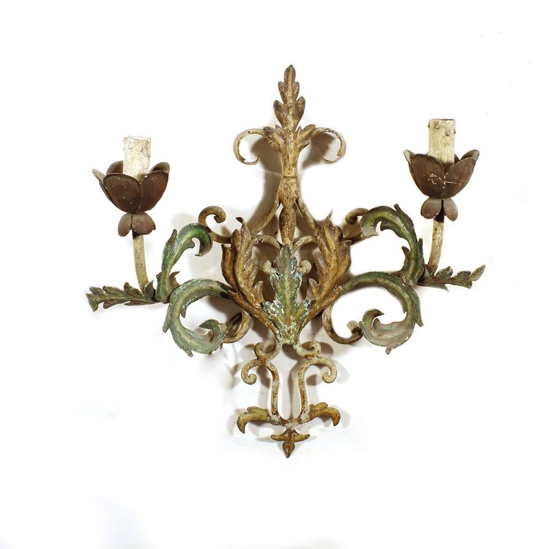 Applique a due luci in ferro  (Italia, XX sec.)  - Asta Illuminazione e decorazione per interni - San Luca Casa d'Aste
