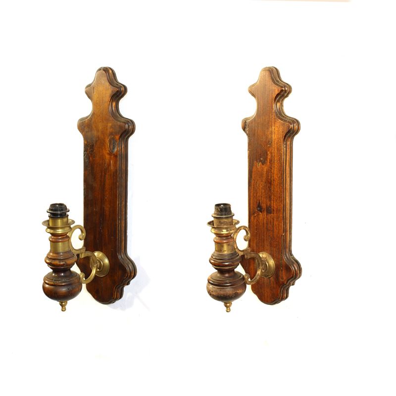 Coppia di appliques in legno e ottone  (Italia, XX sec.)  - Asta Illuminazione e decorazione per interni - San Luca Casa d'Aste