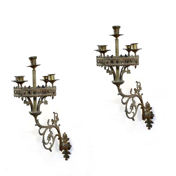Coppia di appliques a cinque luci in ottone