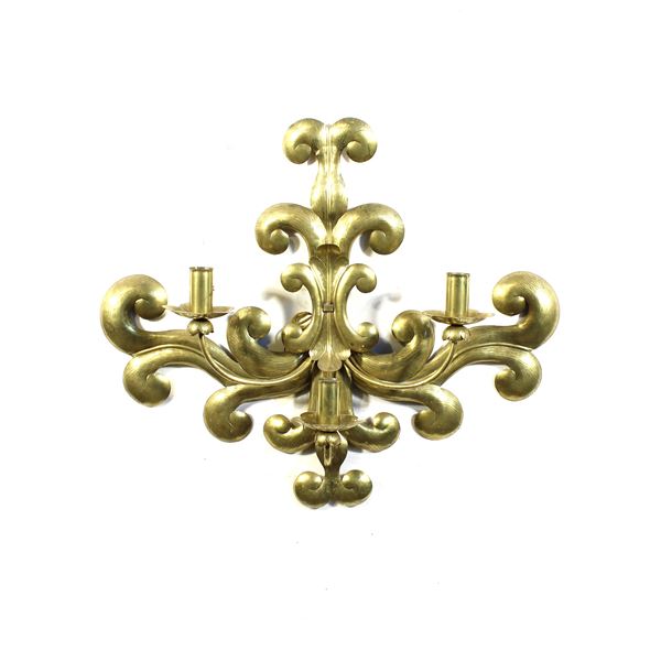 Applique a tre luci in metallo dorato