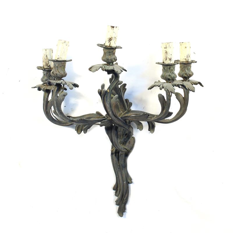 Applique a cinque luci in bronzo  (Italia, XX sec.)  - Asta Illuminazione e decorazione per interni - San Luca Casa d'Aste